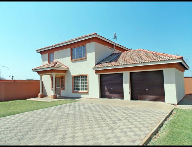 2 BEDROOM DUPLEX FOR SALE IN ONVERWACHT